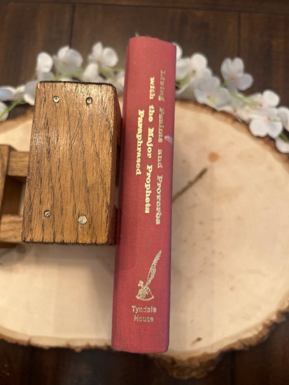 Living Psalms & Proverbs With Major Prophets Tyndale House 1967 Hardcover